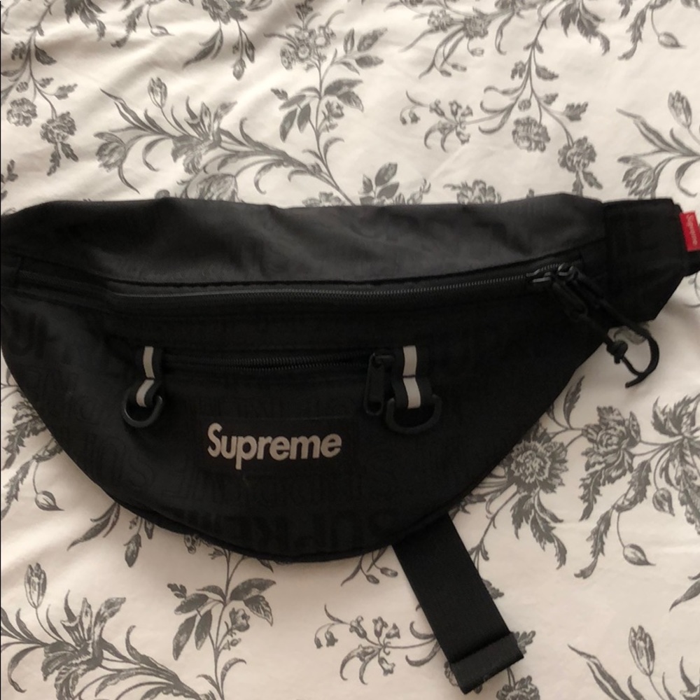 BRAND NEW supreme fanny pack